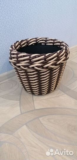 Кашпо, корзины из искусственного ротанга