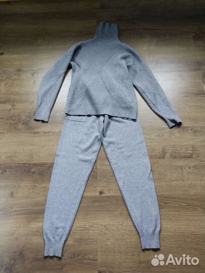 Костюм женский теплый 46-48