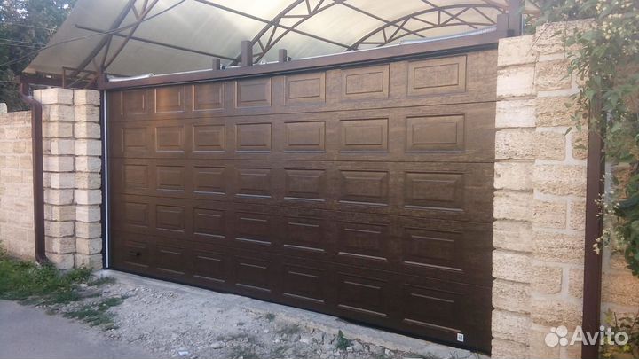 Секционные гаражные ворота Alutech 3350x2150 мм