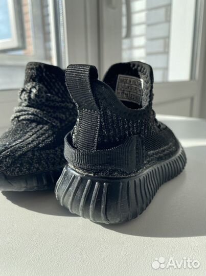 Yeezy, изи 23р