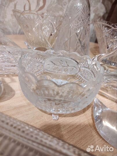 Хрусталь, графин продан, лебеди проданы