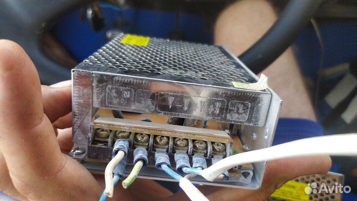 Источник питания