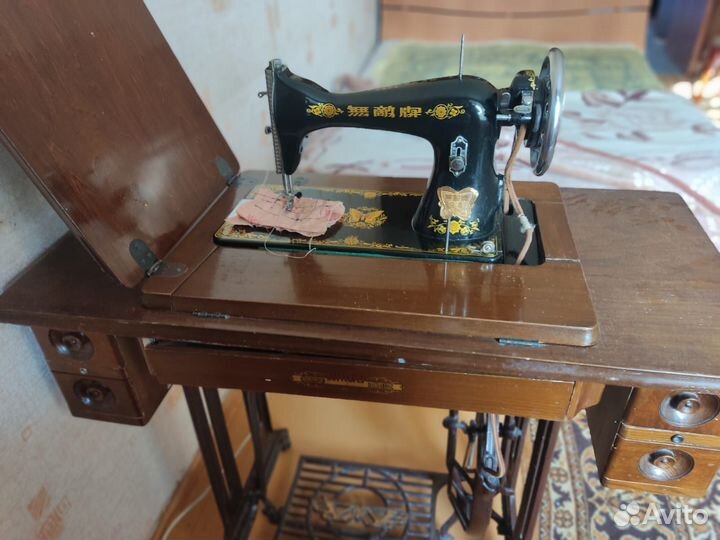 Швейная машинка зингер ножная