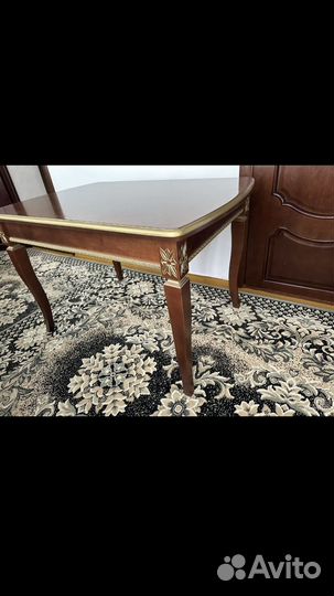 Кухонный стол