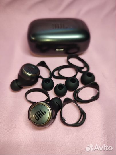 Наушники JBL live 300TWS