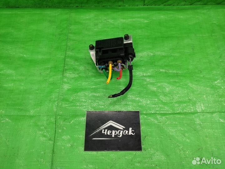 Блок клапанов подвески Volkswagen Touareg