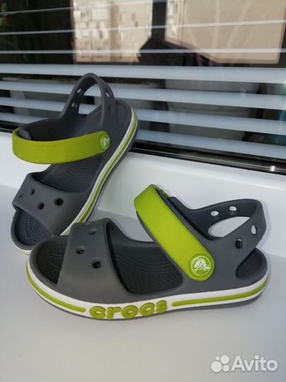 Сандалии crocs