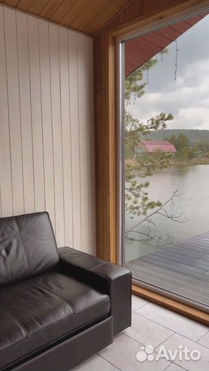 Дом на берегу озера