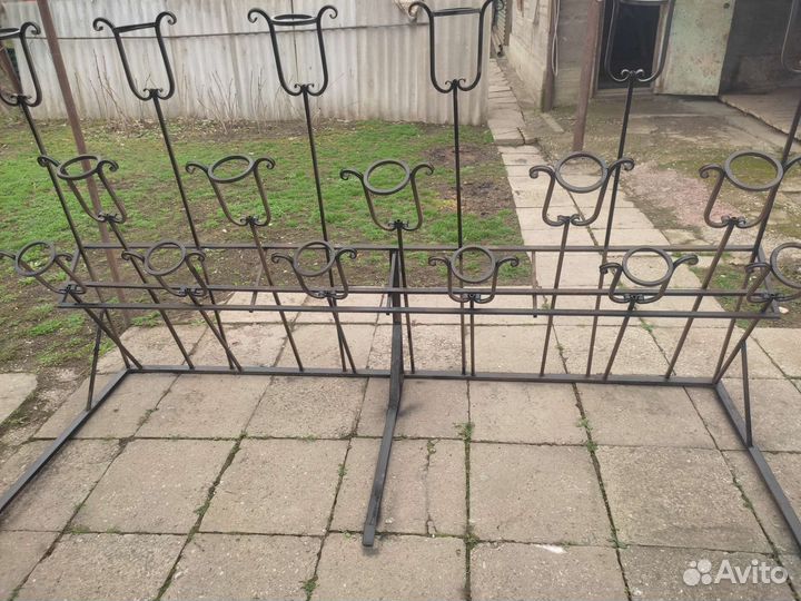 Кованые цветочницы