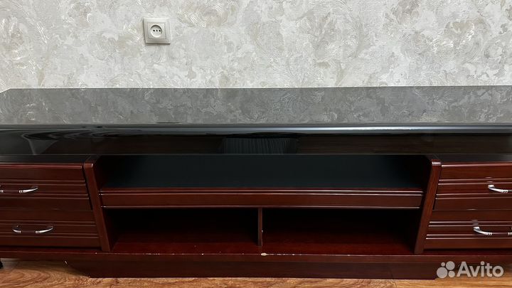 Тумба под телевизор