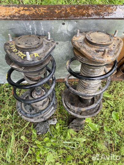 Стойки на тайота виш