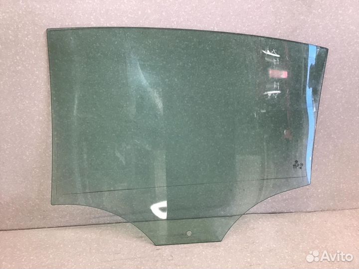 Стекло двери задней правой VW Passat B7 2011-2015