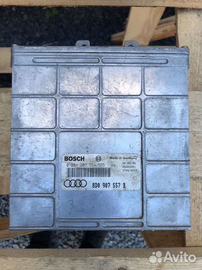 8D0907557B Блок управления двигателем Audi A4 B5