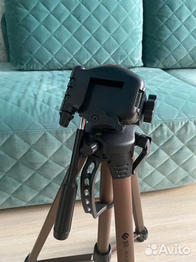 Штатив для фотоаппарата и видеокамер