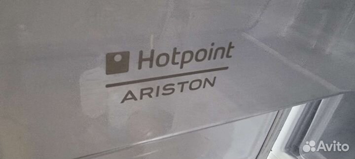 Холодильник встраиваемый Ariston