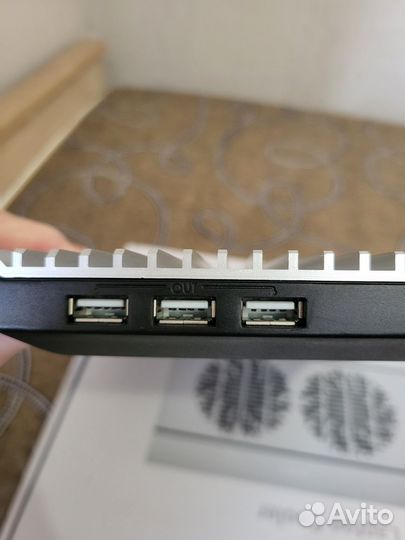 Охлаждающая подставка для ноутбука 17'