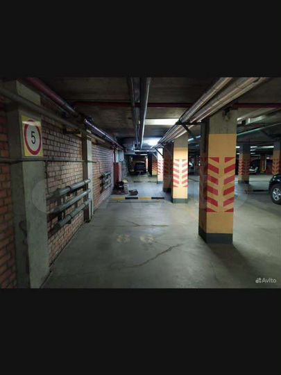 Машиноместо, 18 м²