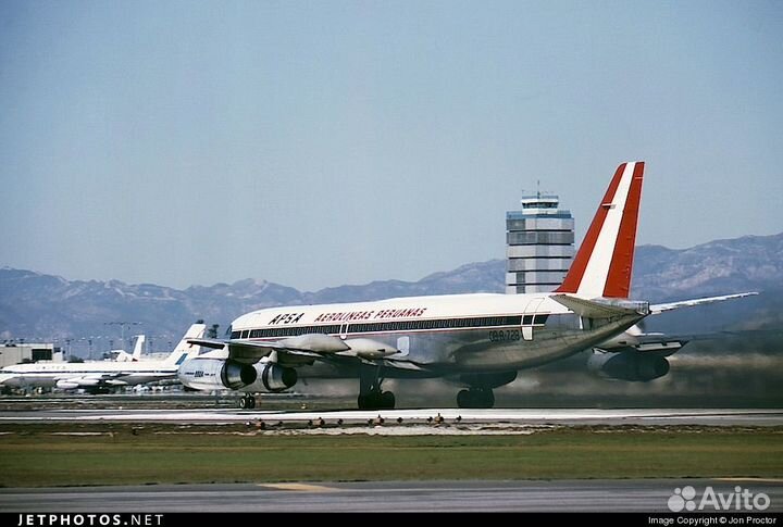 Брелок из фюзеляжа самолета Convair CV-990