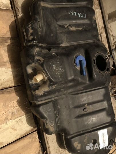 Топливный бензобак для понтиак грандам