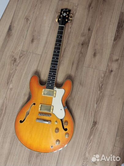 Grote электрогитара полуакустика