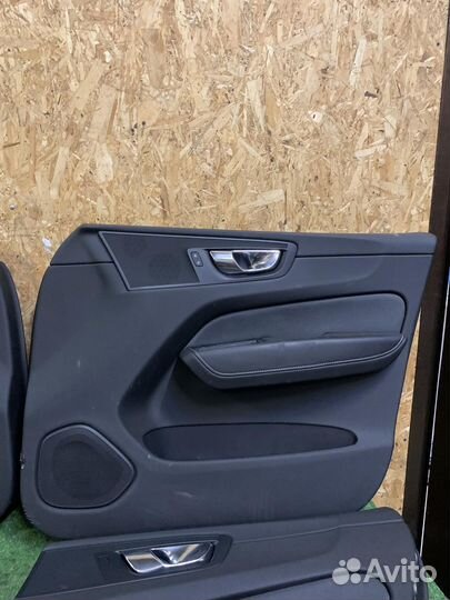 Обшивки дверей комплект volvo XC60 2018+ RHD