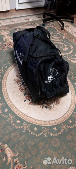 Хоккейная сумка на колёсах