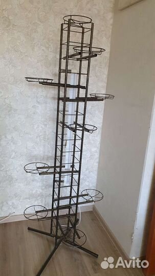 Подставка под цветы металлическая