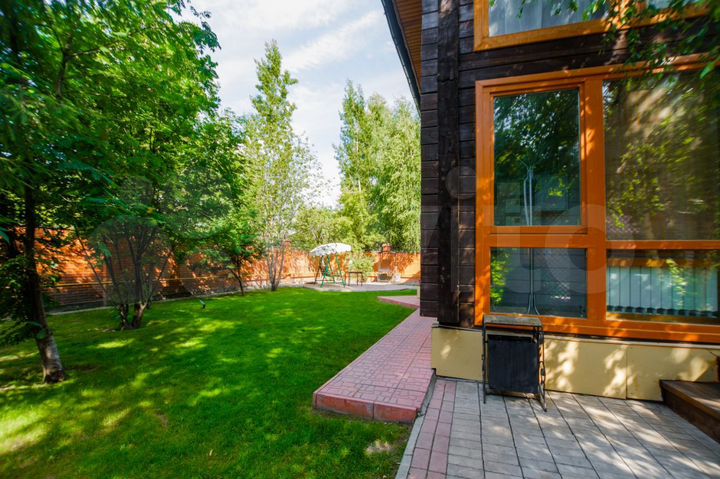 Коттедж 235 м² на участке 100 сот.