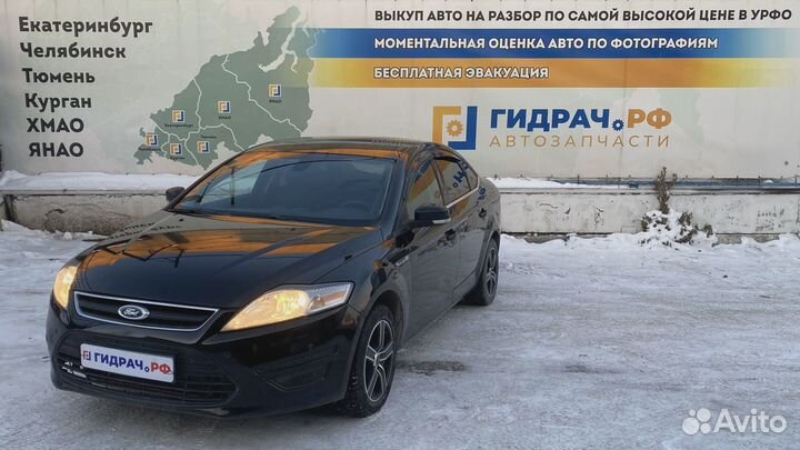 Накладка переднего крыла правого Ford Mondeo (BD) 7S71-A02476-AE