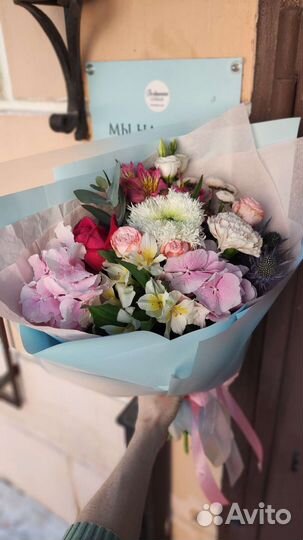 Букеты из свежих цветов. Розы, хризантемы, пионы