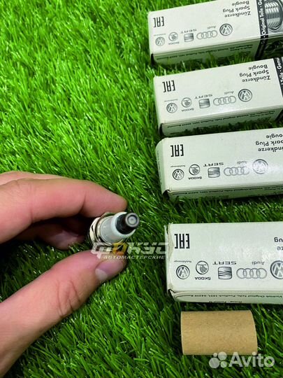 Свеча зажигания VAG 06H905621A