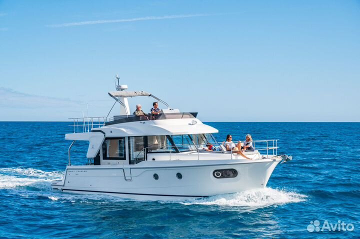 Моторная яхта Beneteau Swift Trawler 41 Fly