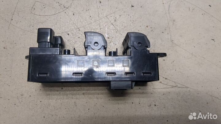 Кнопка стеклоподъемника Mitsubishi Outlander 2018, 2021