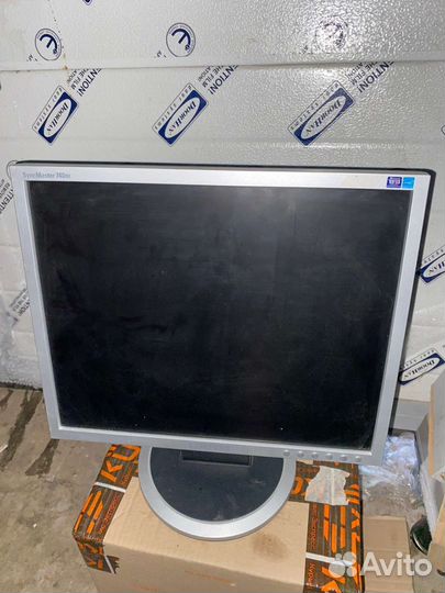 Монитор Samsung