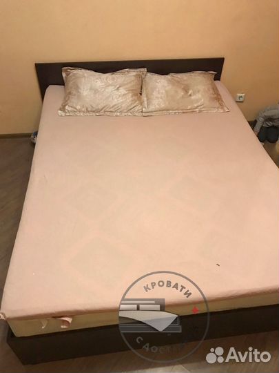 Кровать двуспальная