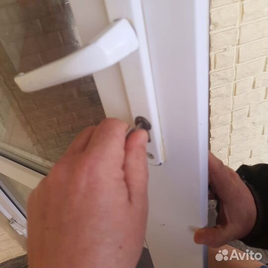 Установка дверных замков