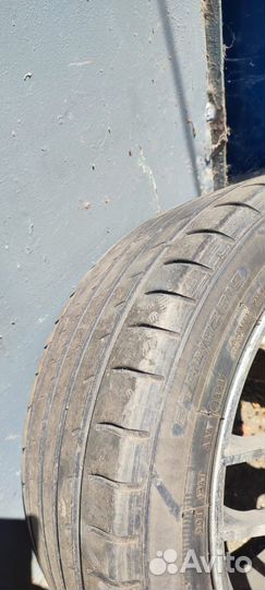 Диски от BMW семёрки резина разная широкая