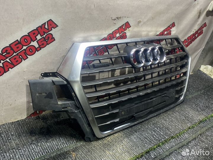 Решетка радиатора audi q7 4m
