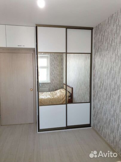 Шкаф купе с зеркалом белый на заказ