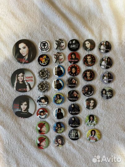 Значки и брелоки Tokio Hotel