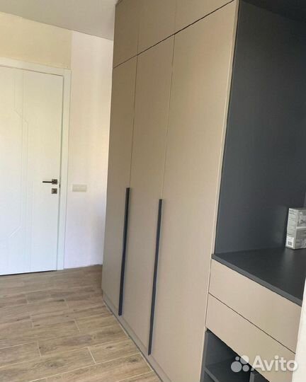 Прихожая на заказ по размерам в современном стиле