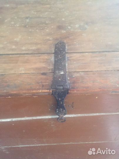 Деревянный большой ларь для муки