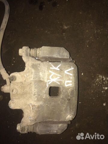 Суппорт передний левый nissan Juke (F15) 2011