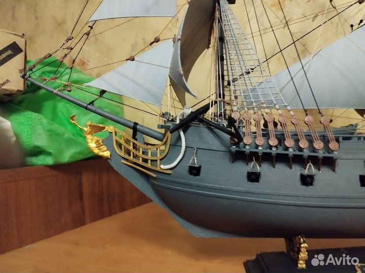 Модель корабля черная жемчужина