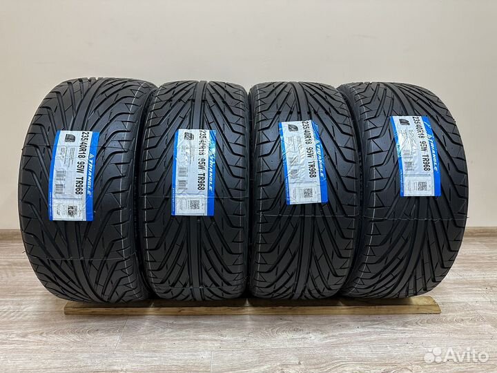 Triangle TR968 235/40 R18 97Z