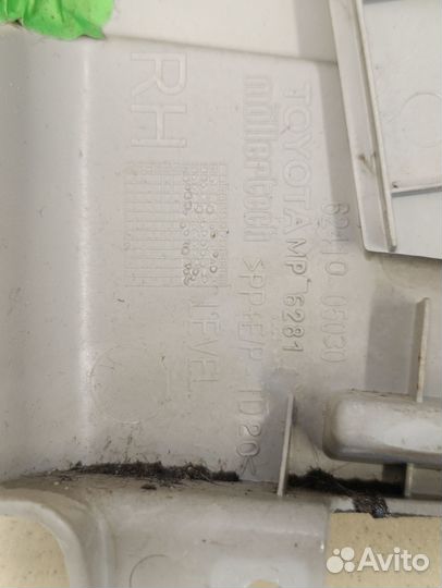 Обшивка стойки toyota Avensis III 2009