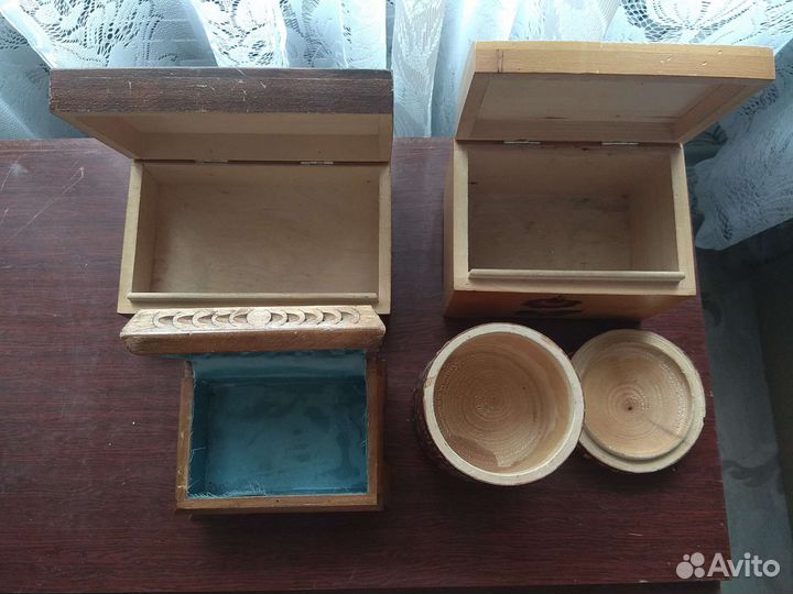 Деревянная шкатулка