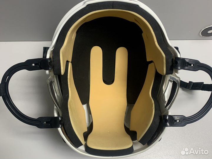 Хоккейный шлем CCM V08 vector