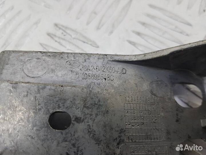 J8A2042K50AD Кронштейн Land-Rover Range Rover Vel