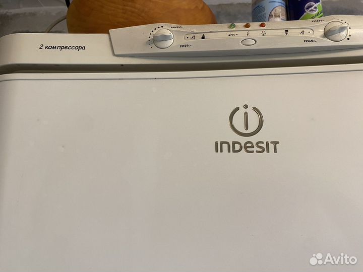 Холодильник бу indesit